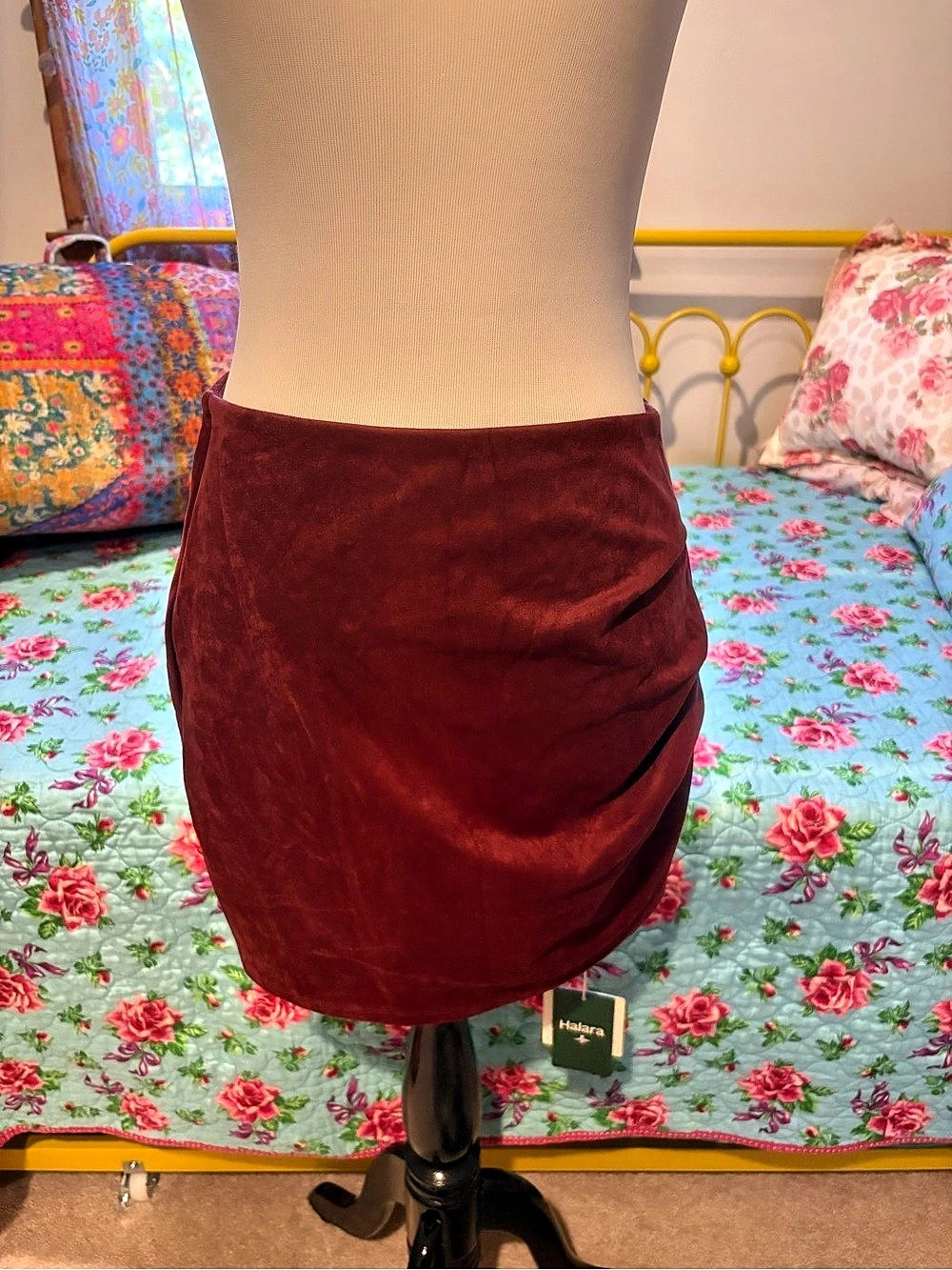Halara High Waisted Ruched Crossover Hem Bodycon Mini Suede Casual Skirt Mini